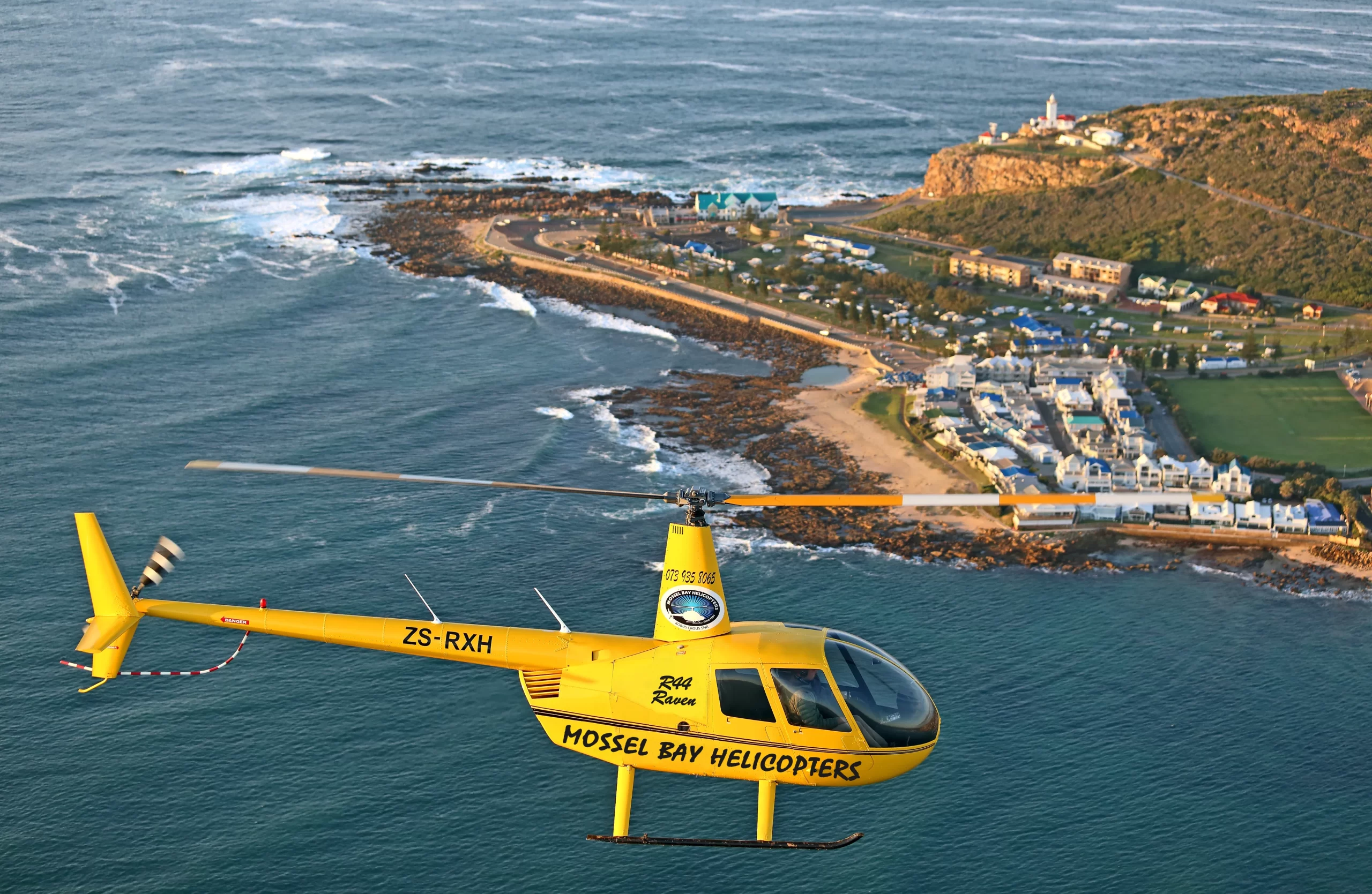 Mossel Bay Helicopters flying bast Mossel Bay  Point